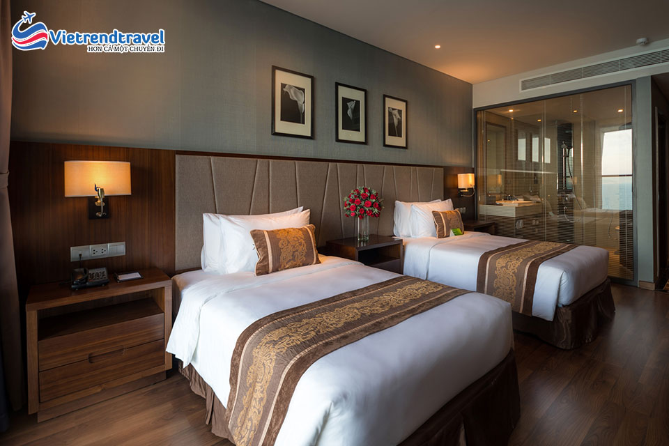 royal-beach-boton-blue-hotel-nha-trang-deluxe-ocean-vietrend-travel-2