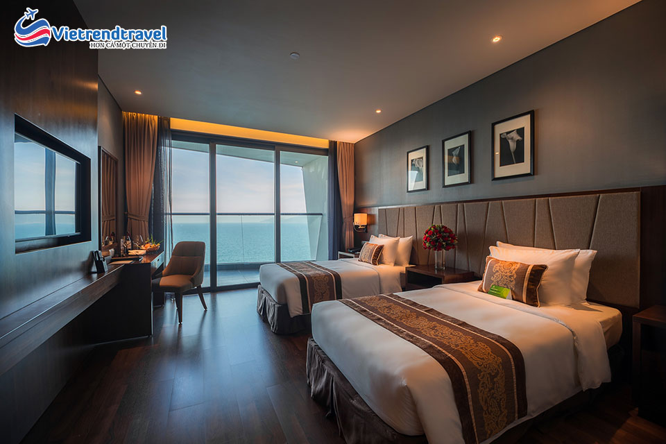 royal-beach-boton-blue-hotel-nha-trang-deluxe-ocean-vietrend-travel