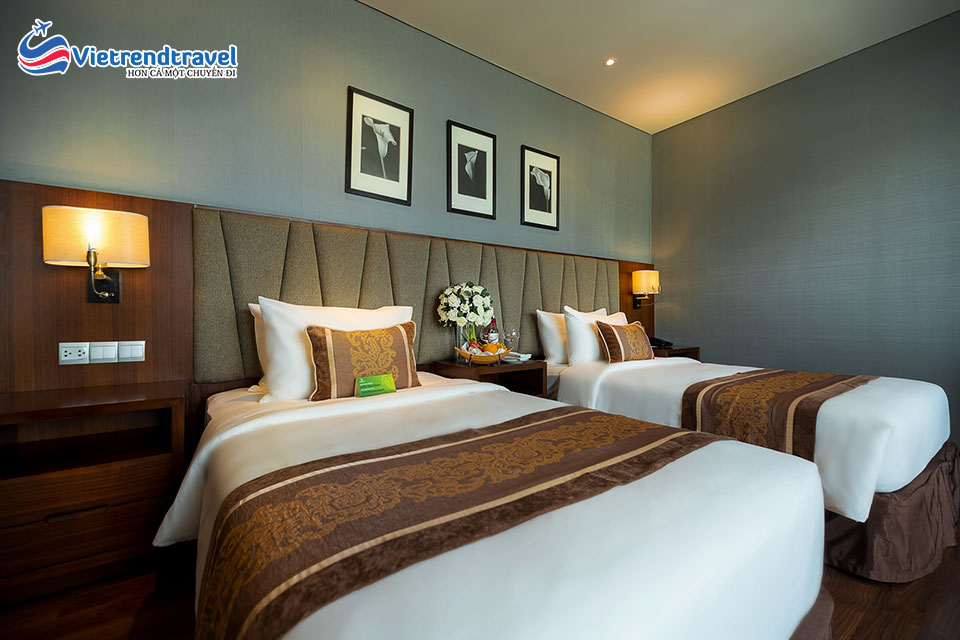 royal-beach-boton-blue-hotel-nha-trang-superior-mountain-vietrend-travel-2