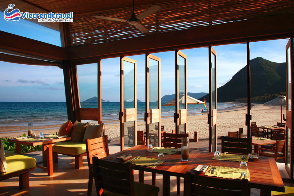 six-senses-con-dao-by-the-beach-restaurant-vietrend-travel