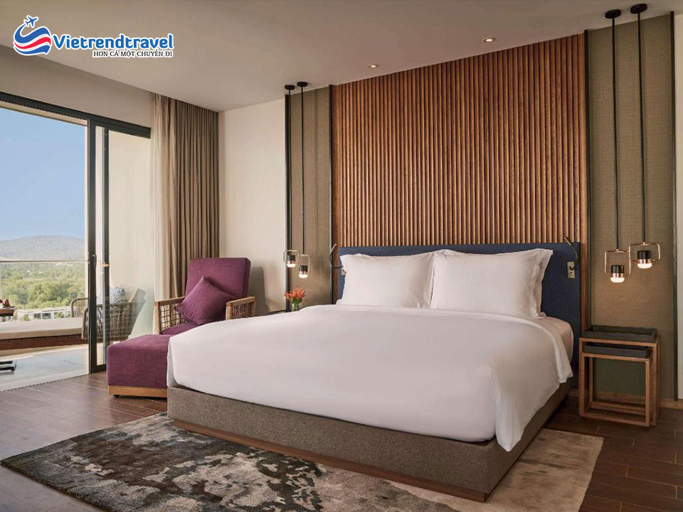 movenpick-resort-waverly-phu-quoc-sea-front-suite-room-with-balcony-2