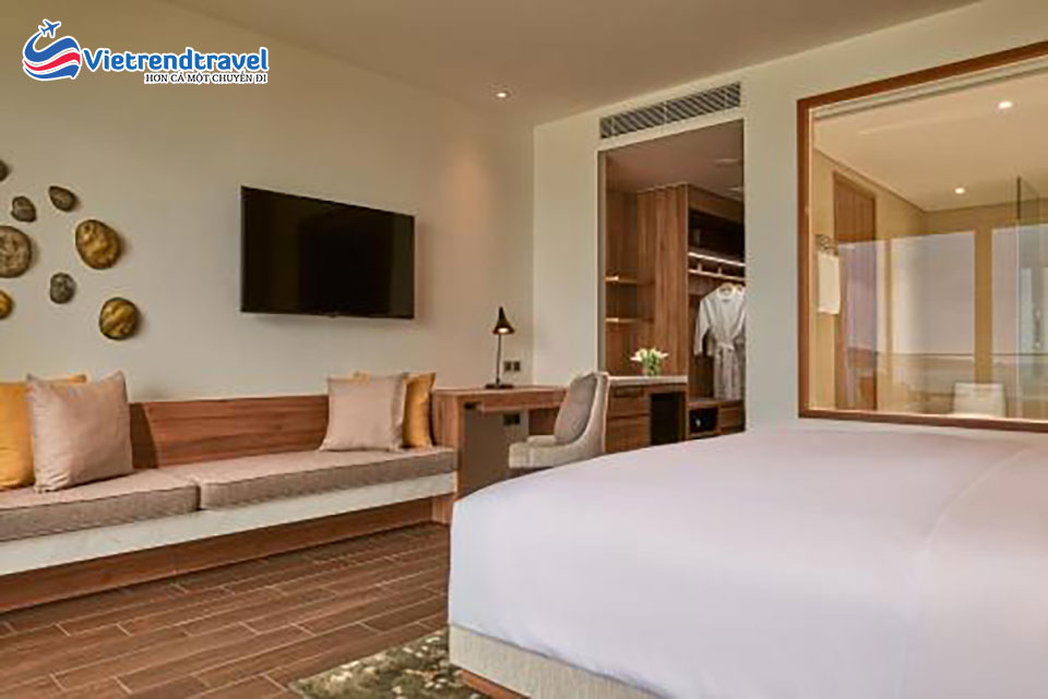 movenpick-resort-waverly-phu-quoc-superior-room-with-balcony-sea-view-3