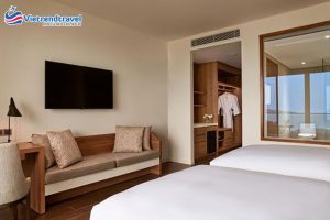 movenpick-resort-waverly-phu-quoc-superior-room-with-balcony-sea-view